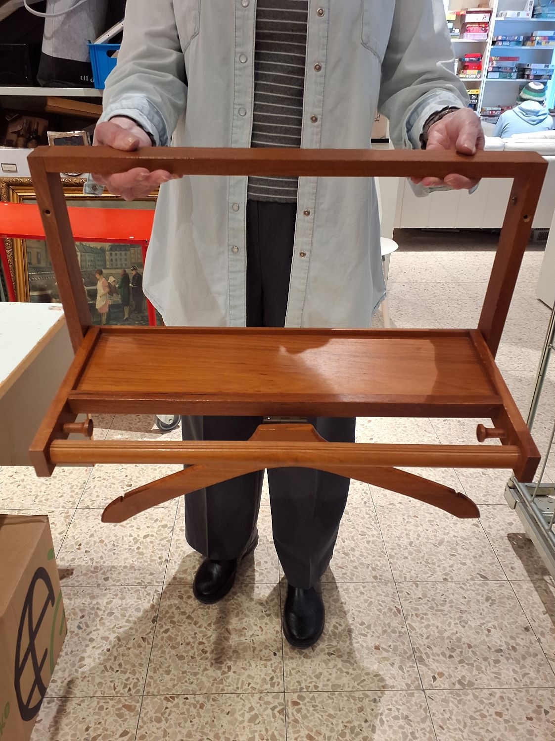 Mand - bøjle med ophæng, teakvæg